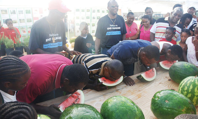 Cuộc thi ăn dưa hấu ở Châu Phi
